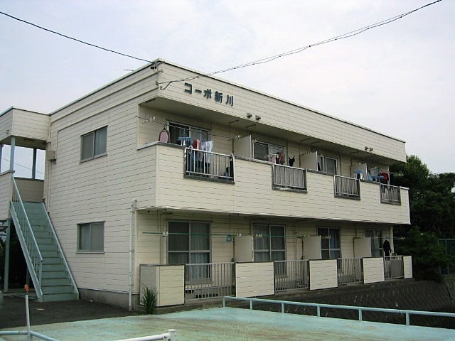 静岡市清水区駒越北町のアパートの外観